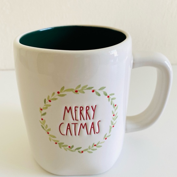 Rae Dunn Christmas Mug Merry Catmas with Wreath Green Interior - Picture 3 of 9